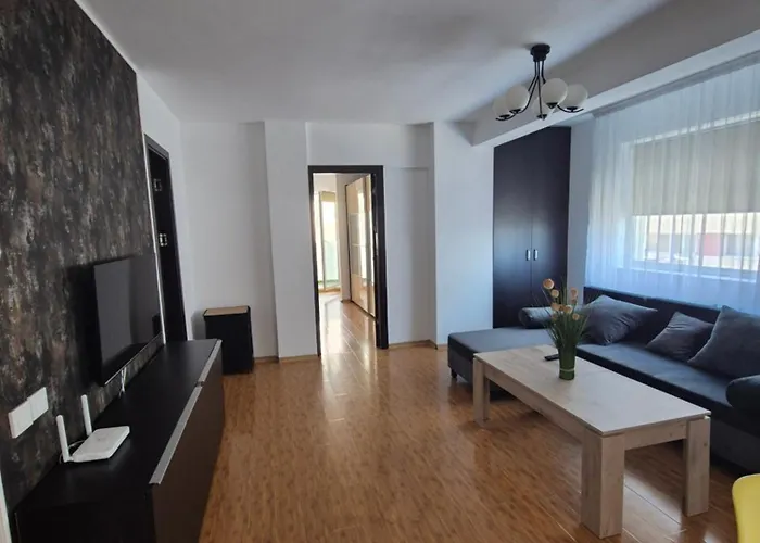 Compozitori Cu Parcare Si Balcon アパート コンスタンツァ