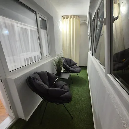 Compozitori Cu Parcare Si Balcon Apartment