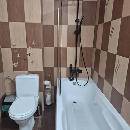 Compozitori Cu Parcare Si Balcon Constanţa