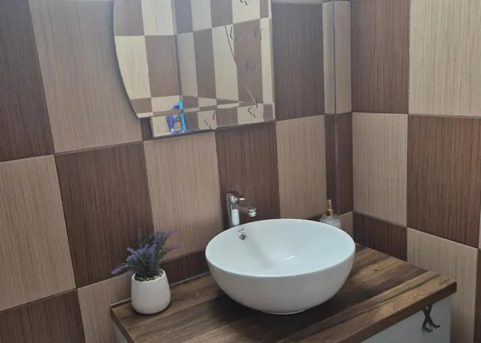 Apartman Compozitori Cu Parcare Si Balcon