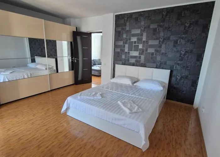 Compozitori Cu Parcare Si Balcon Konstanca